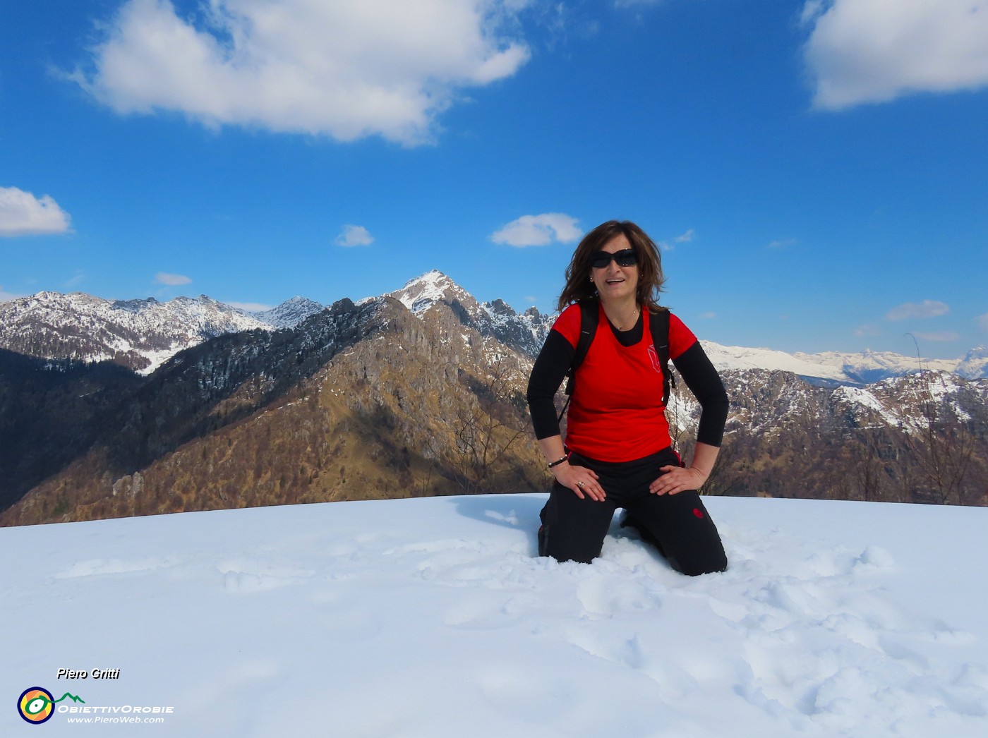 46 Sulla neve con vista in Alben .JPG